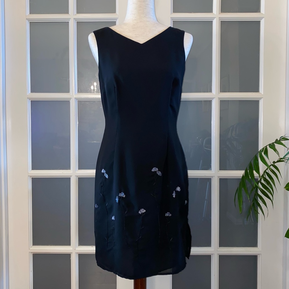 EUC Women’s Size 4, Harold’s Black Sleeveless Dress with Floral Embroidery
